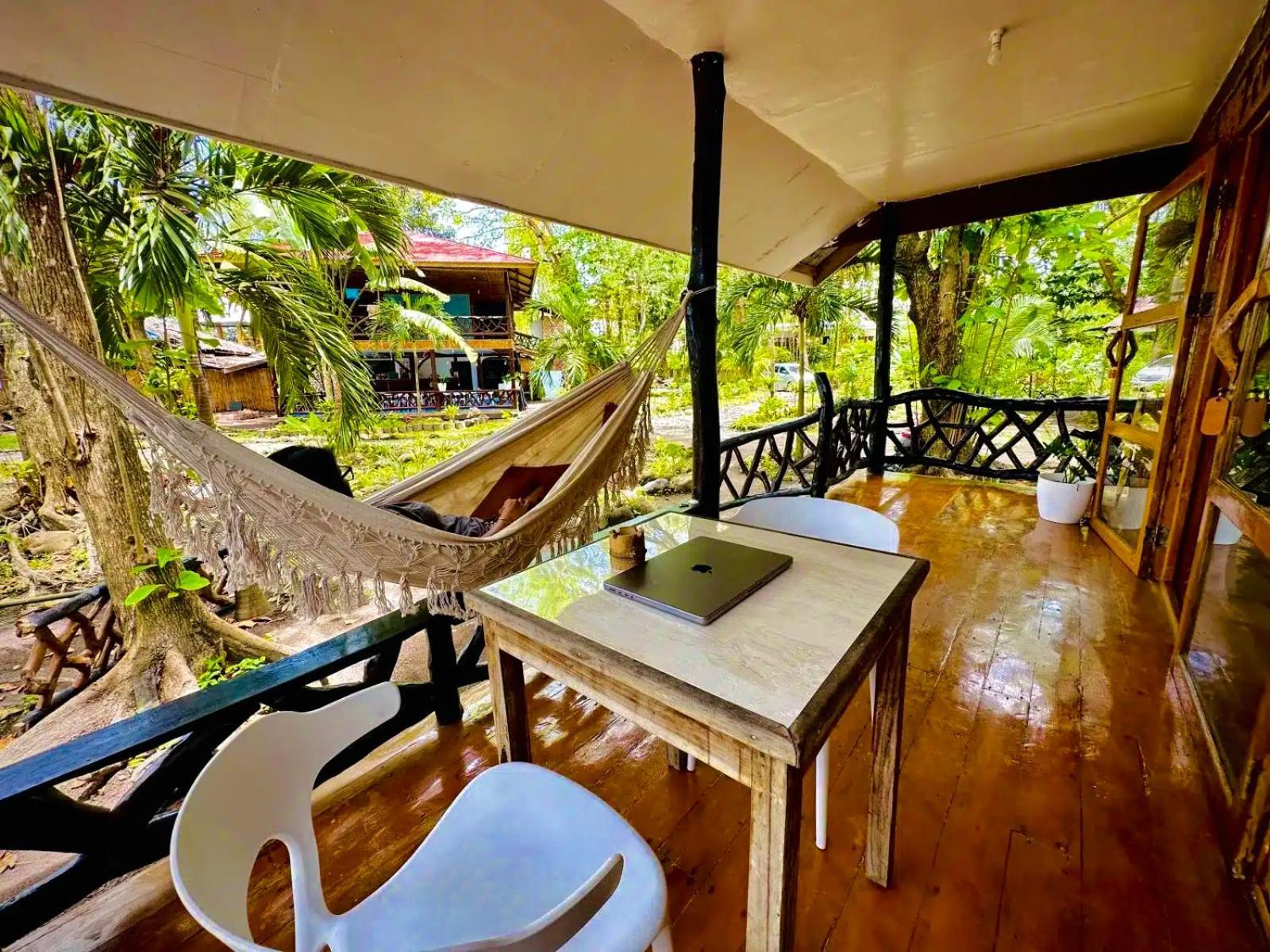 Playa Del Fuego Camiguin Beach Hostel & Resort Mambajao Exterior foto