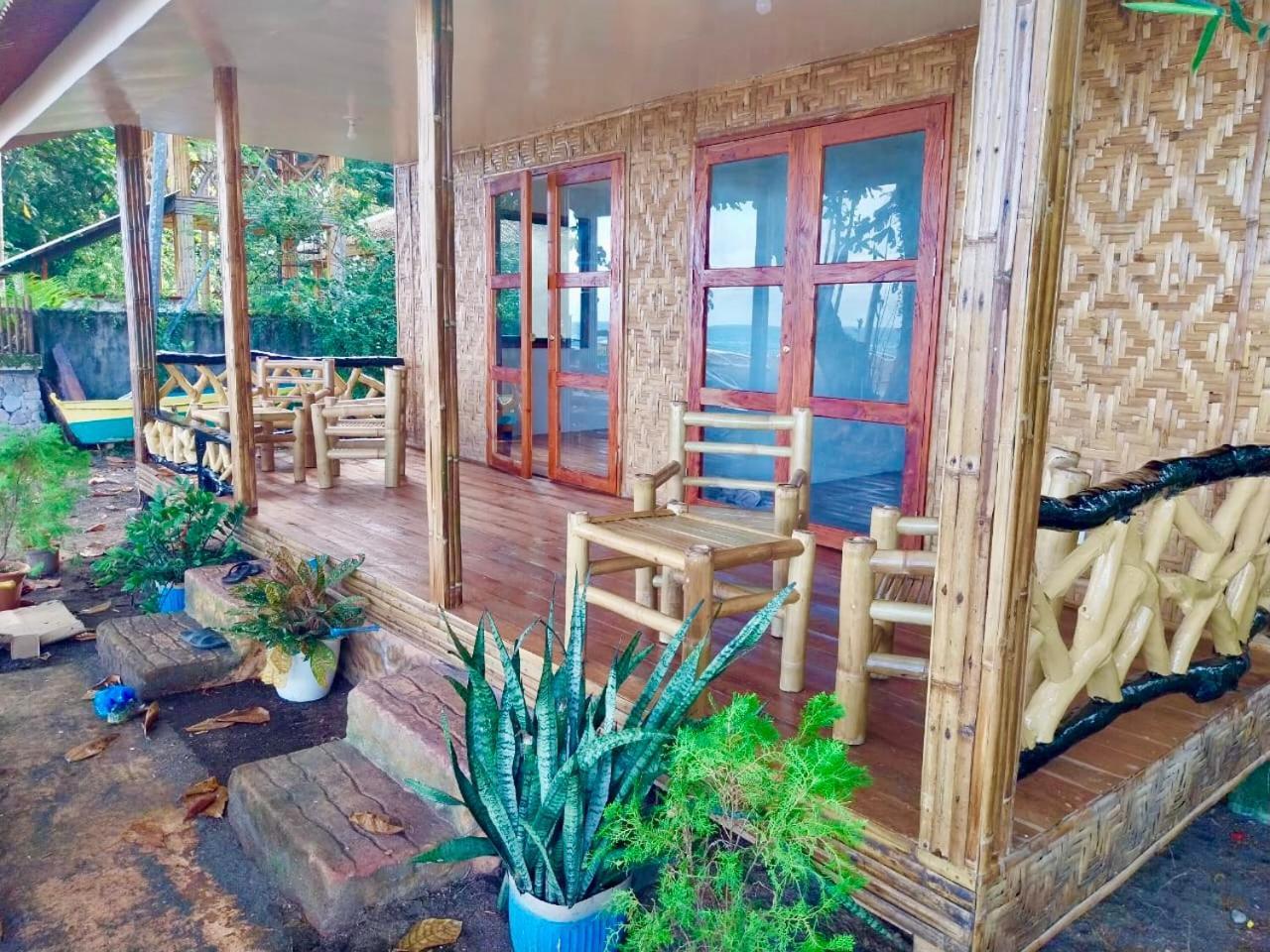 Playa Del Fuego Camiguin Beach Hostel & Resort Mambajao Exterior foto