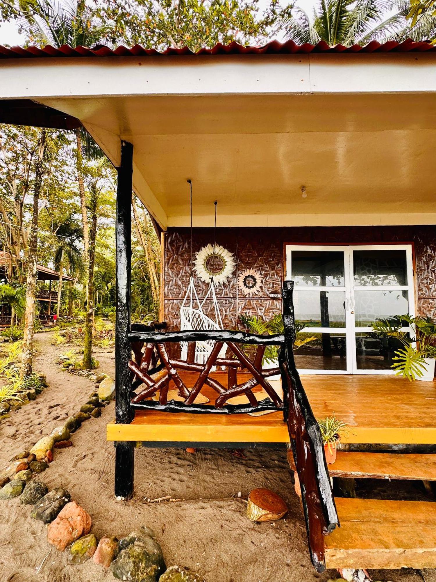 Playa Del Fuego Camiguin Beach Hostel & Resort Mambajao Exterior foto